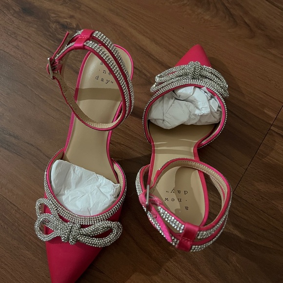 Targets heels - Picture 2 of 4